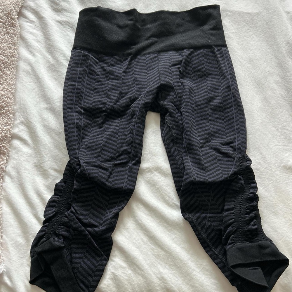 Lululemon Athletica Black Patterned Leggings